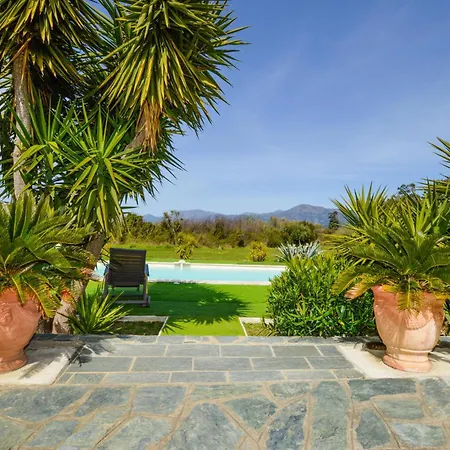 Semesterbostad Gorgeous In Florent With Wi-fi Saint-Florent (Corsica)